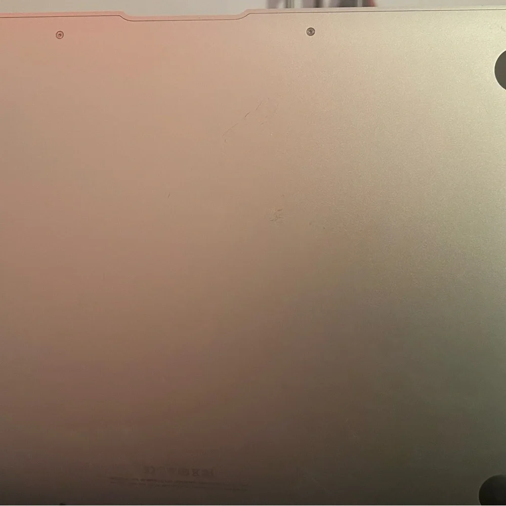 MacBook Air 2015 13” i7 - Great Condition (Small Battery Issue)